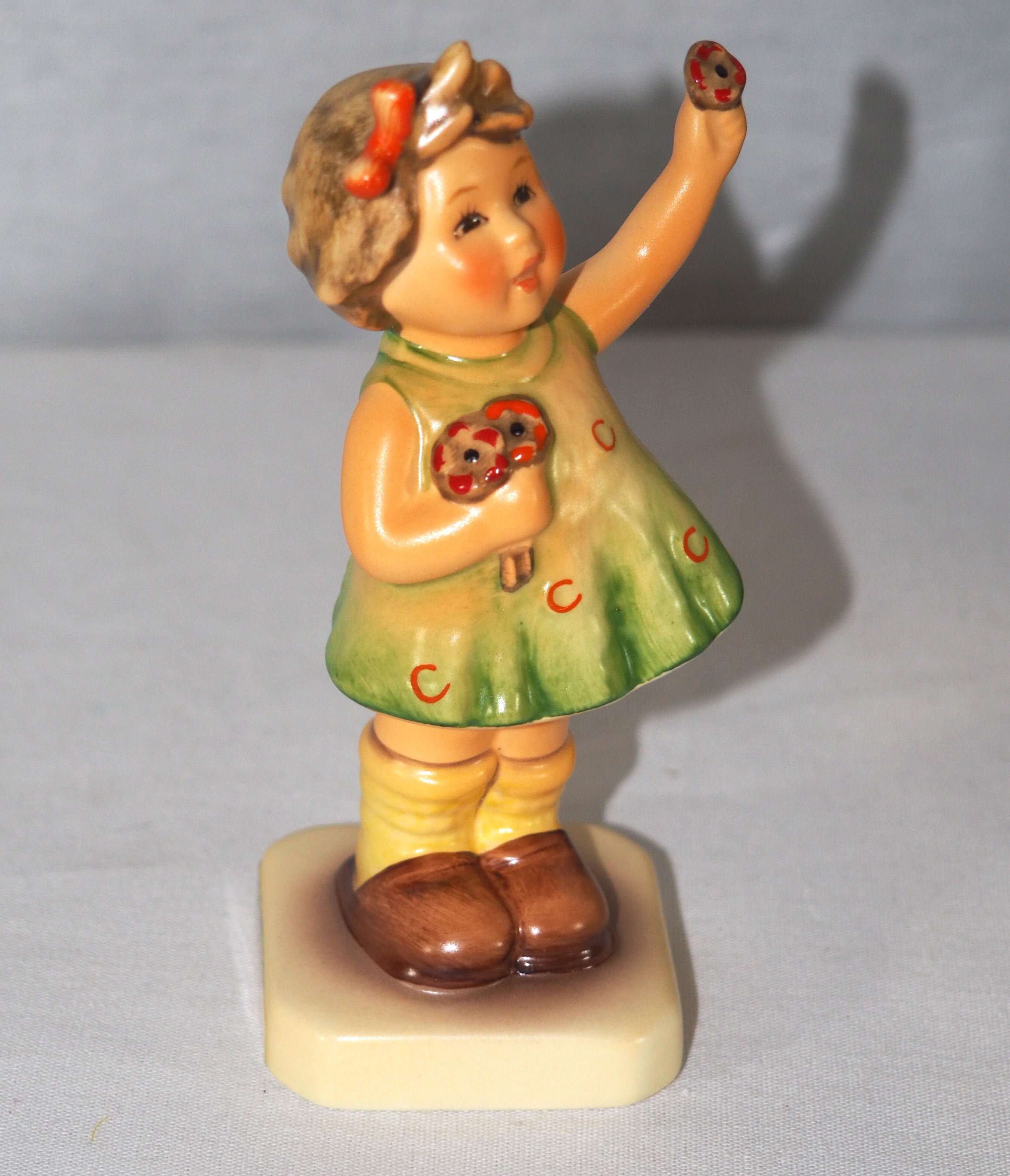 Goebel Hummel Club O14 Forever Yours Figurine #793 w/ Original Box